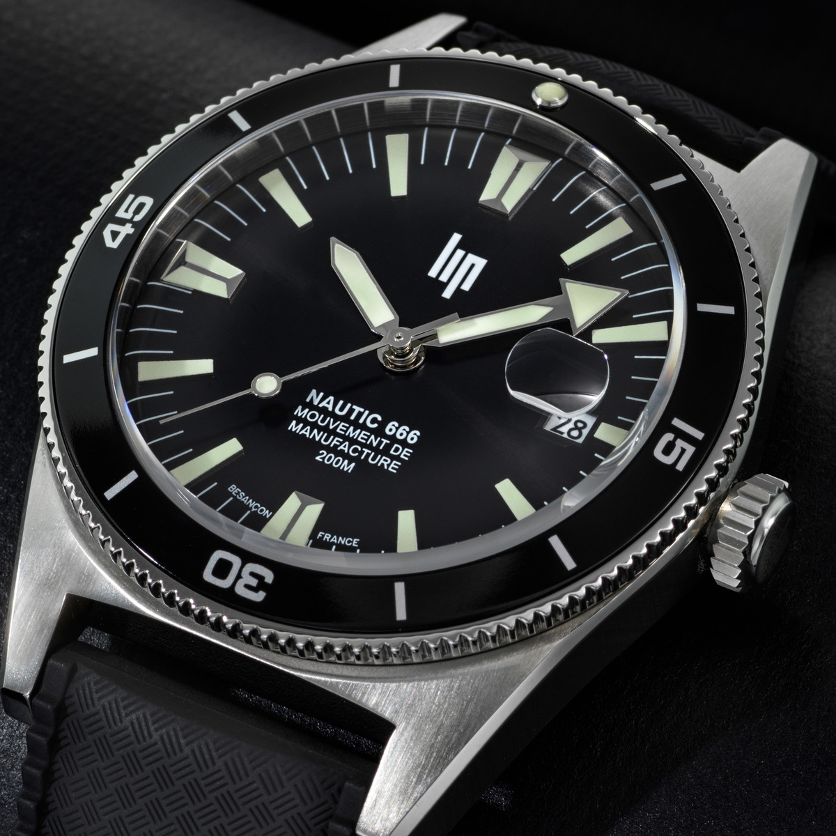 Montre LIP MANUFACTURE nautic 666 mixte automatique, bracelet silicone noir - vue D1