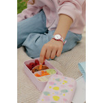 Montre FLIK FLAK x Monbento enfant cadran blanc bracelet pet recycle rose - vue porté 1