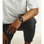 Montre G-SHOCK mixte cadran gris bracelet resine noir boitier résine - vue porté 1