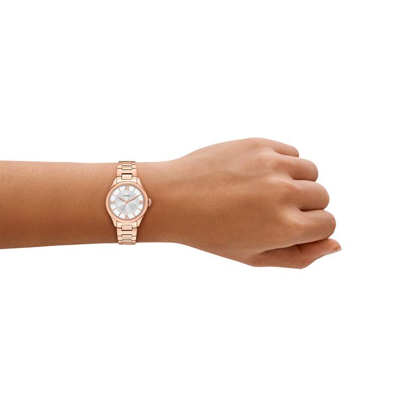 Montre FOSSIL gilmore femme bracelet acier inoxydable doré rose - vue porté 2