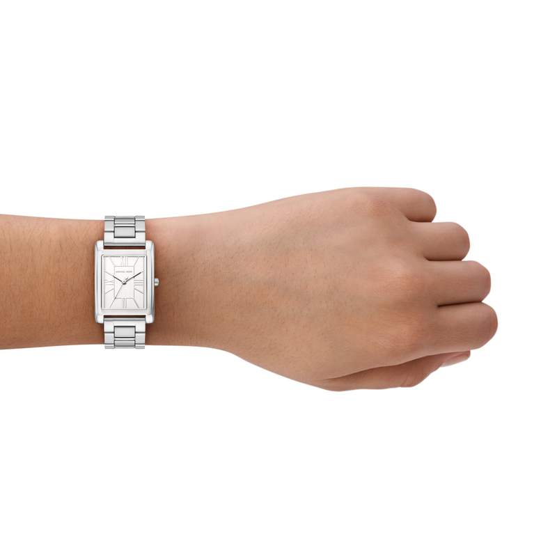 Montre MICHAEL KORS essex femme bracelet acier inoxydable - vue porté 2