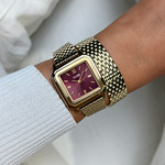 Montre CLUSE GRACIEUSE Femme cadran rouge bracelet acier inoxydable doré - vue porté 1