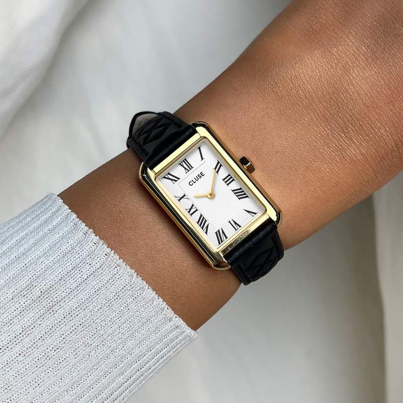 Montre CLUSE BELISENNA Femme cadran blanc bracelet cuir noir - vue porté 1