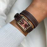 Montre CLUSE BELISENNA Femme cadran marron bracelet cuir marron - vue porté 1