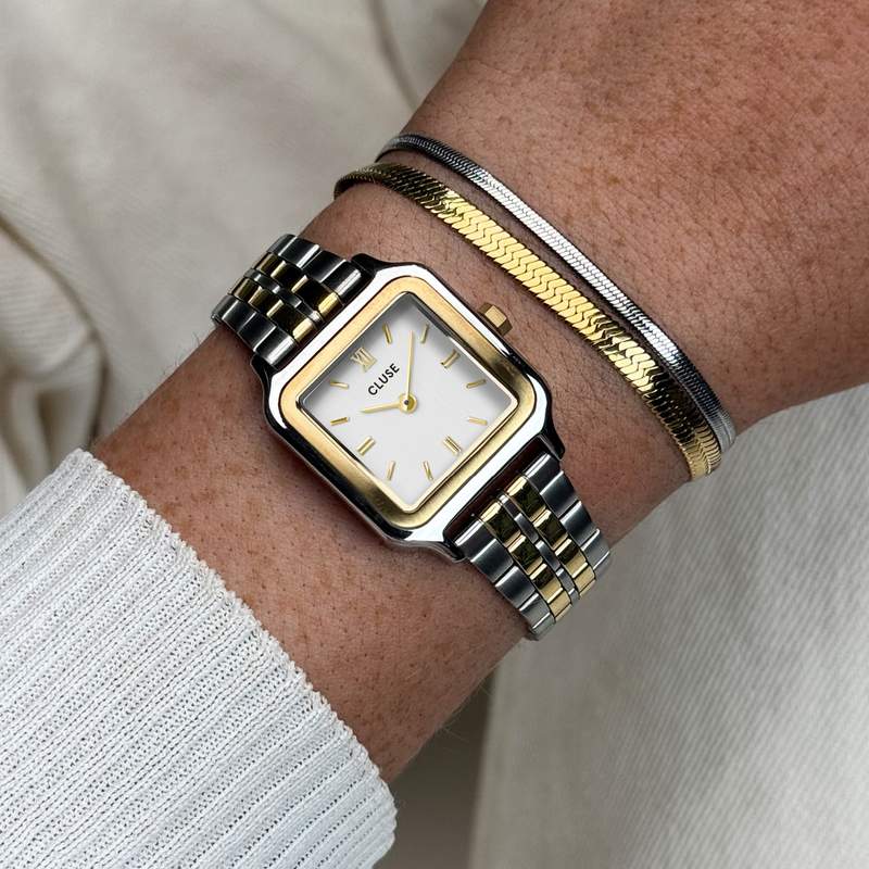Montre CLUSE BLACK FRIDAY 25 Femme cadran blanc bracelet acier inoxydable doré - vue porté 1
