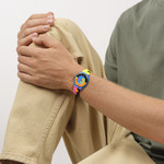 Montre SWATCH neon mixte bracelet silicone jaune - vue porté 2