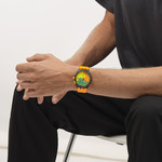 Montre SWATCH neon mixte bracelet silicone orange - vue porté 2