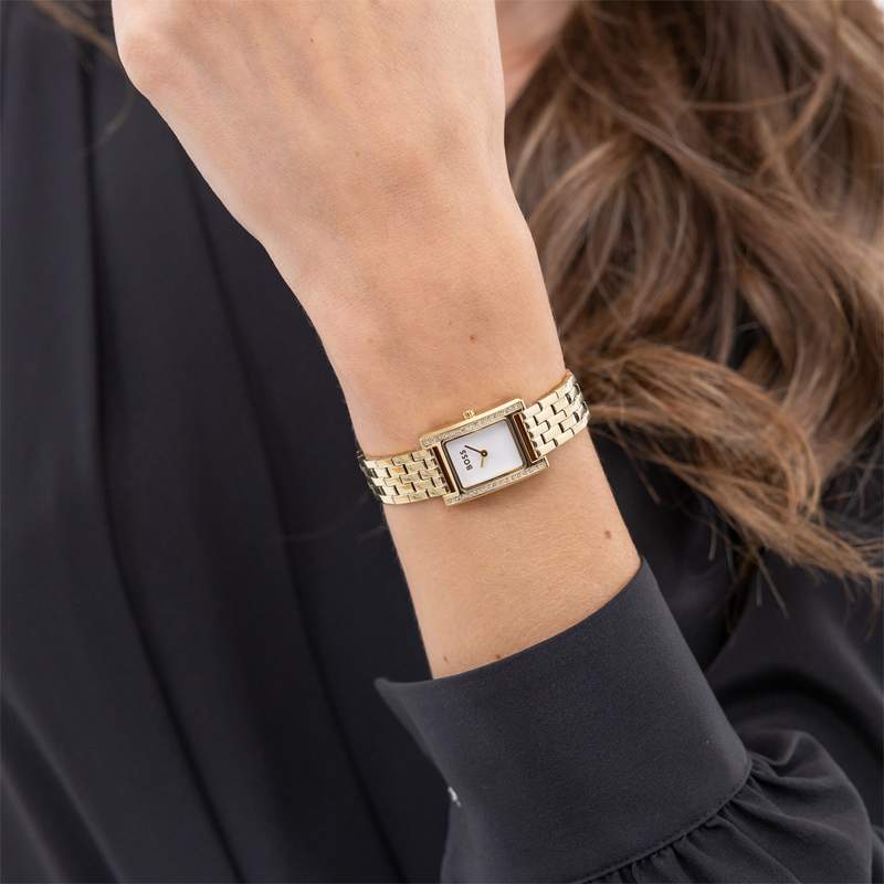 Montre BOSS modern classic femme bracelet acier inoxydable doré jaune - vue porté 1