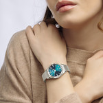 Montre FESTINA swiss made femme bracelet acier inoxydable - vue porté 1