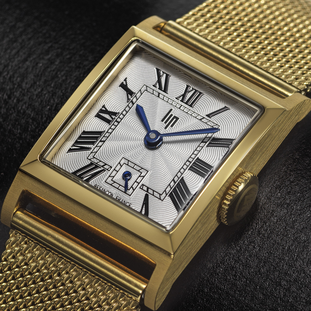 Montre LIP LIP churchill femme bracelet acier inoxydable doré - vue D1