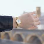 Montre FESTINA femme bracelet acier inoxydable doré - vue porté 1