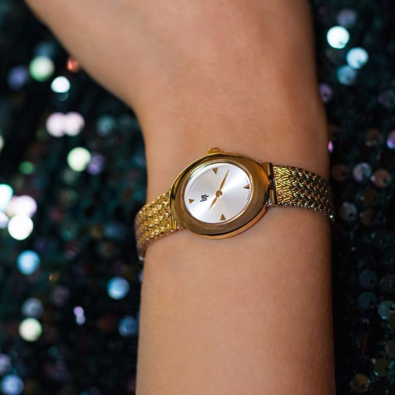 Montre LIP LIP juliette milanais LIP femme bracelet acier inoxydable doré - vue porté 1