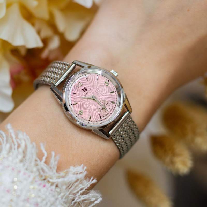 Montre LIP LIP himalaya 29 LIP femme bracelet acier inoxydable gris - vue porté 1
