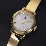 Montre LIP LIP henriette LIP femme bracelet acier inoxydable doré - vue D1