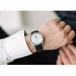 Montre Lip homme acier bracelet cuir - vue porté 1