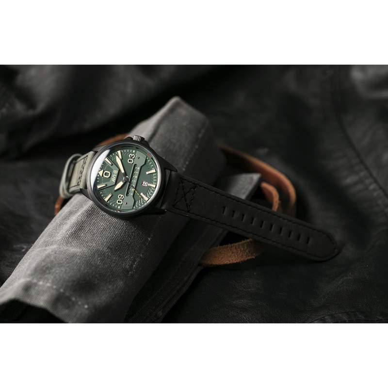 Montre AVI-8 homme acier cuir vert - vue D1
