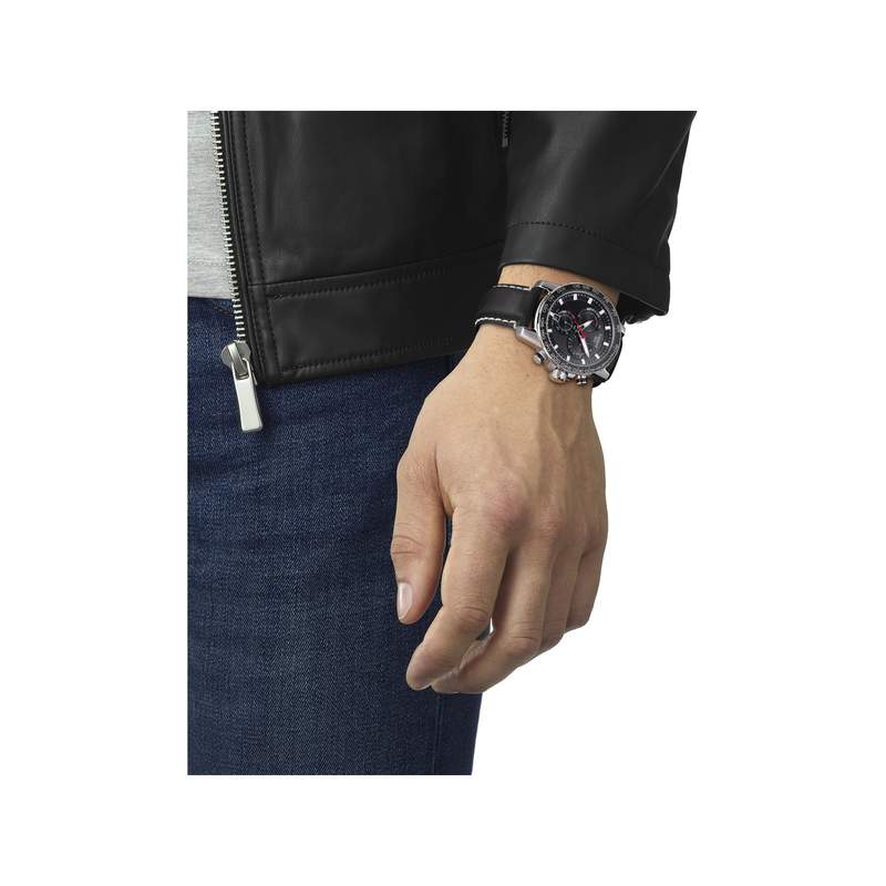 Montre Tissot homme chronographe  acier cuir noir - vue porté 1