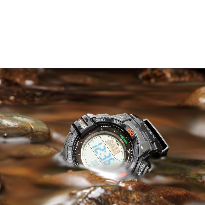 Montre Casio Pro Trek homme résine noire - vue D3