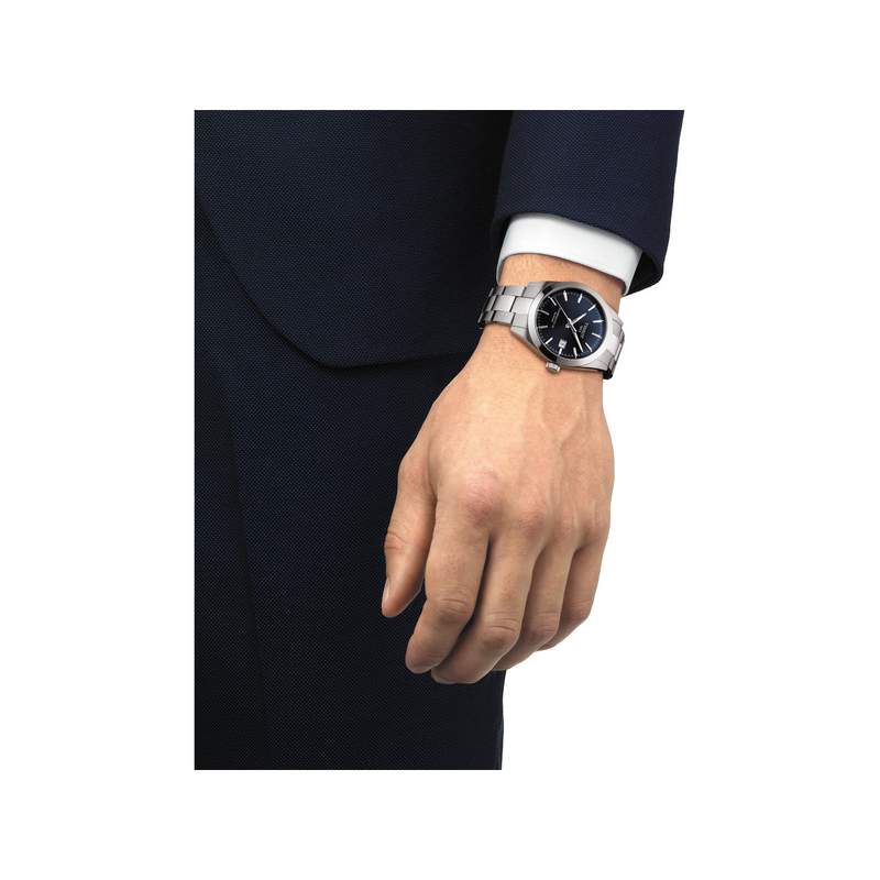 Montre TISSOT GENTLEMAN T-CLASSIC Bracelet Acier - vue porté 1