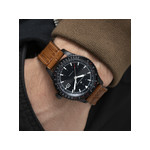 MONTRE HAMILTON HOMME AUTOMATIQUE ACIER NOIR CUIR MARRON - vue porté 1