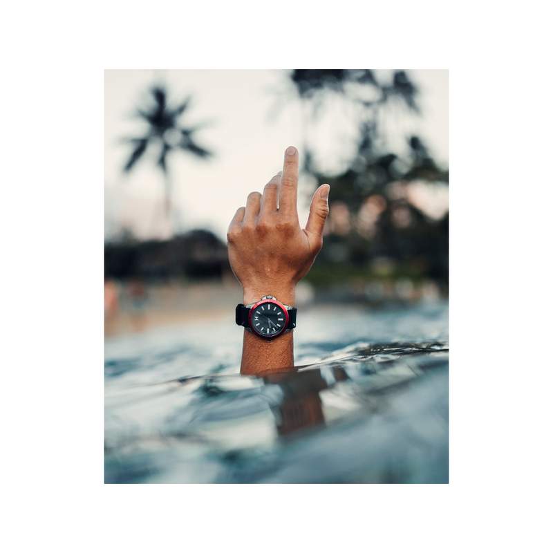 Montre MVMT homme acier silicone noir - vue porté 1
