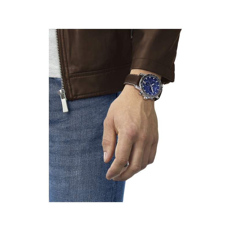 Montre Tissot homme chronographe acier cuir marron - vue porté 1