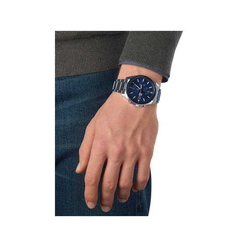 Montre Casio Edifice homme acier - vue porté 1