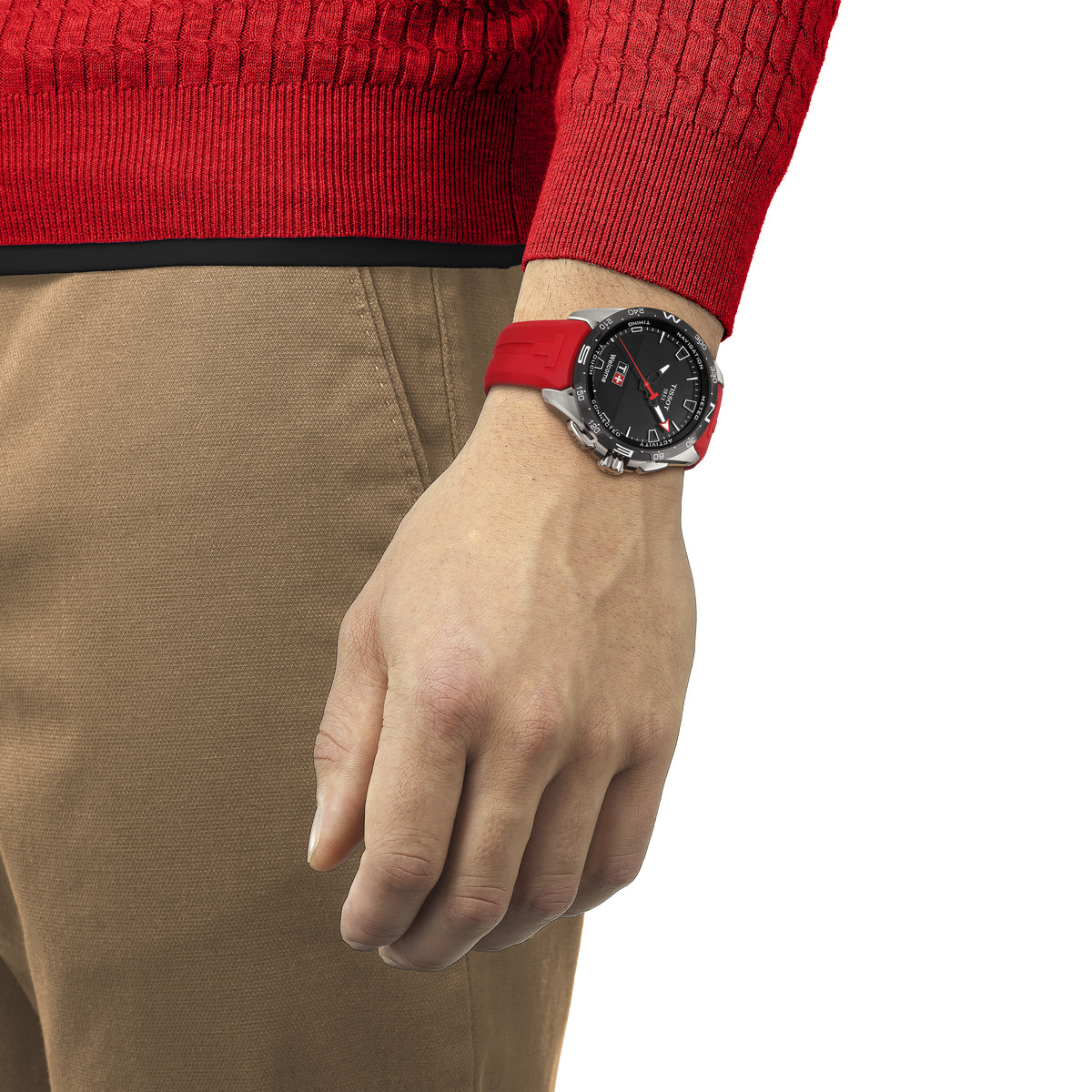 Montre Tissot Homme titane bracelet caoutchouc rouge - vue porté 1