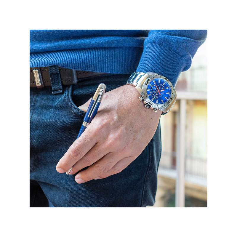 Montre Festina homme chronographe bracelet acier - vue porté 1