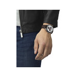 Montre Tissot homme chronographe acier cbracelet cuir brun - vue porté 1