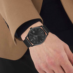 Montre Boss homme acier noir maille milanaise - vue porté 1