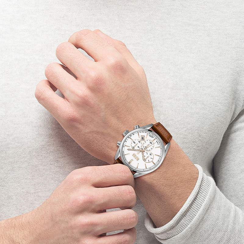 Montre Boss homme acier cuir marron - vue porté 1