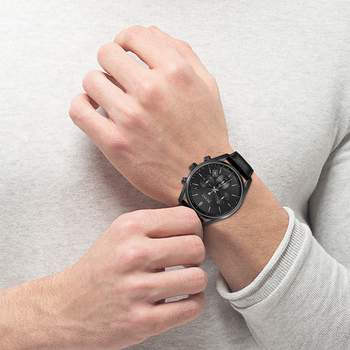 Boss herenhorloge van staal met zwarte leren band