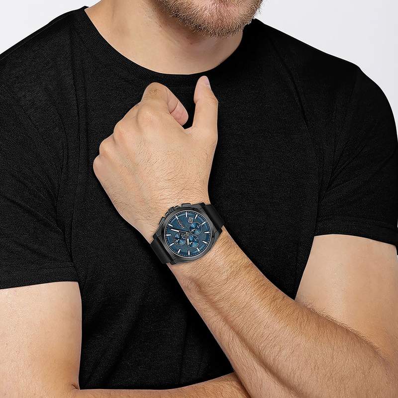 Montre Boss homme chronographe acier bracelet cuir noir - vue porté 1