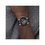 Montre Tommy Hilfiger homme acier bracelet cuir noir - vue porté 1