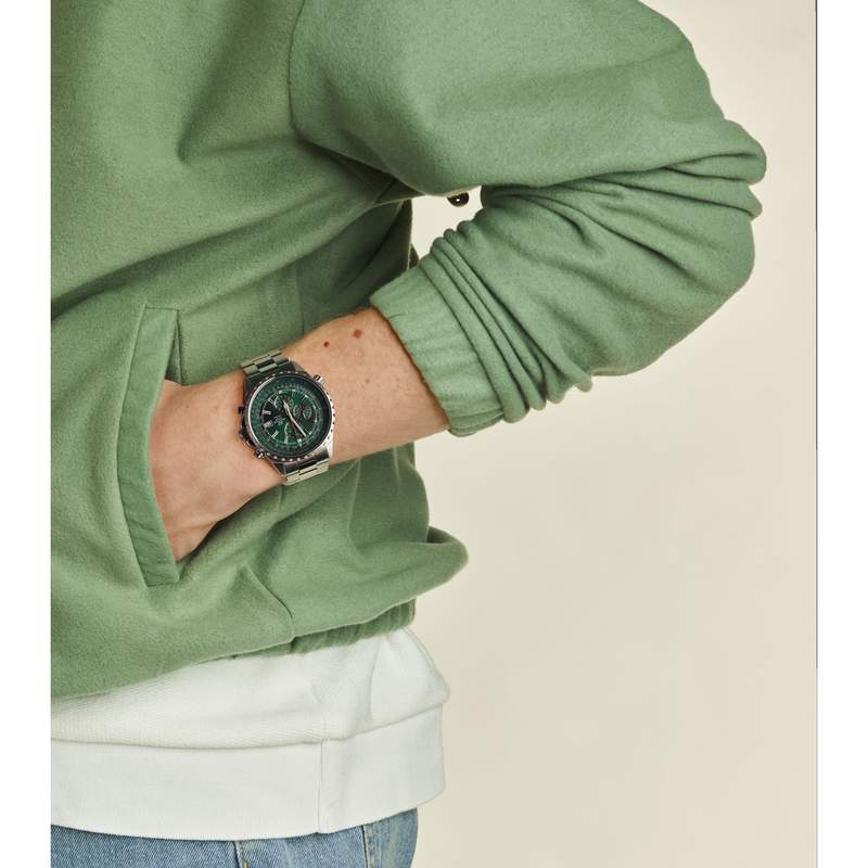 Montre Casio Edifice homme acier - vue porté 1