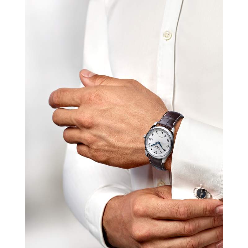 Montre Longines homme automatique acier bracelet cuir marron fonce - vue porté 1