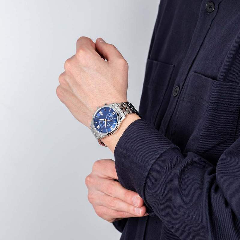 Montre Festina homme chronographe acier bracelet acier argent - vue porté 1