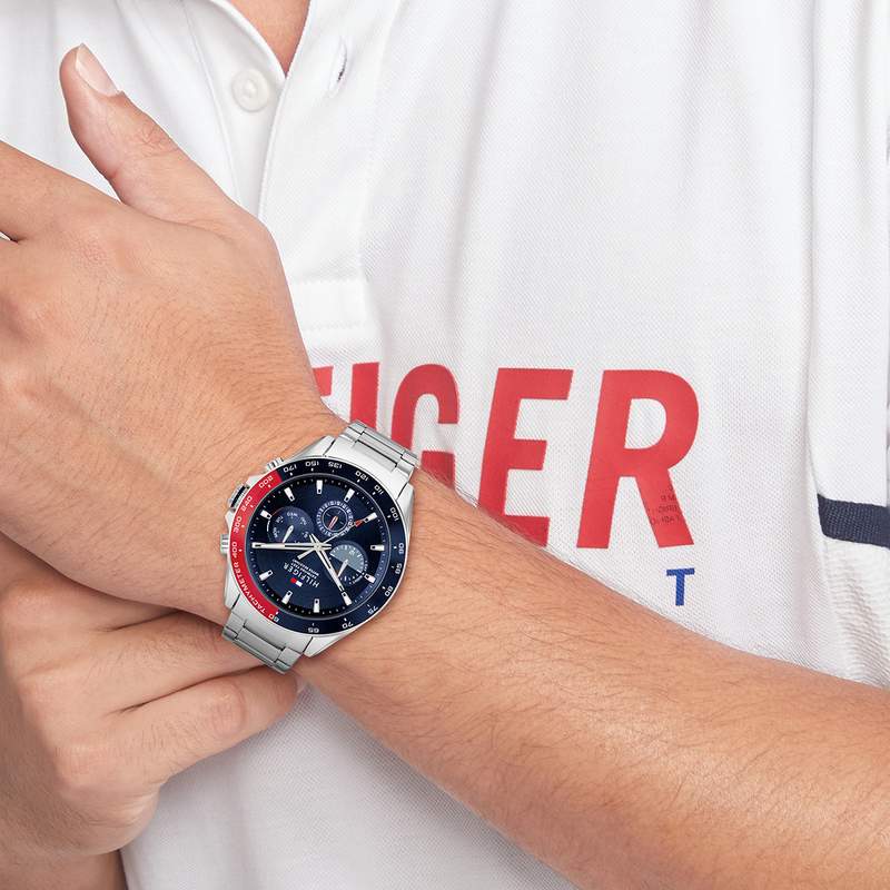 Montre Tommy Hilfiger homme acier - vue porté 1