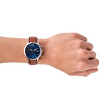 Montre FOSSIL homme chronographe acier bracelet cuir marron - vue porté 1