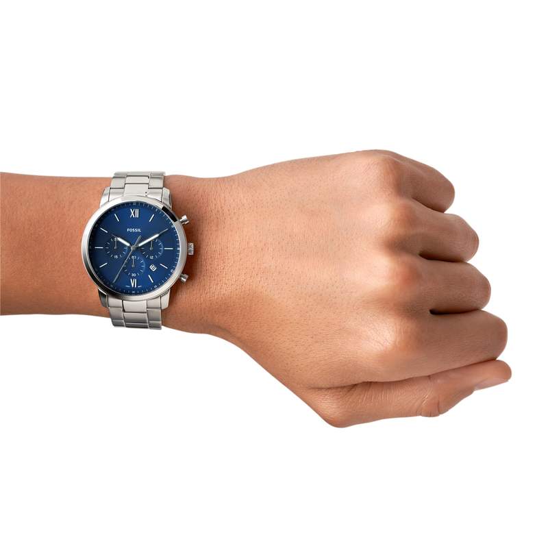 Montre FOSSIL homme chronographe bracelet acier - vue porté 1