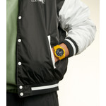 Montre G-SHOCK homme bracelet résine jaune - vue porté 1