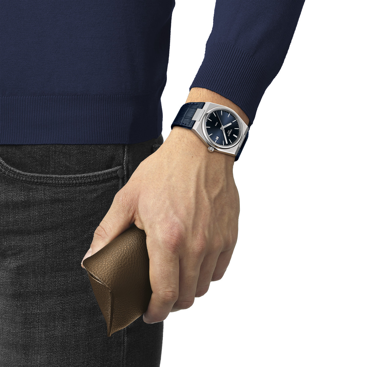 Montre TISSOT T-CLASSIC PRX homme cadran bleu bracelet cuir bleu - vue porté 1