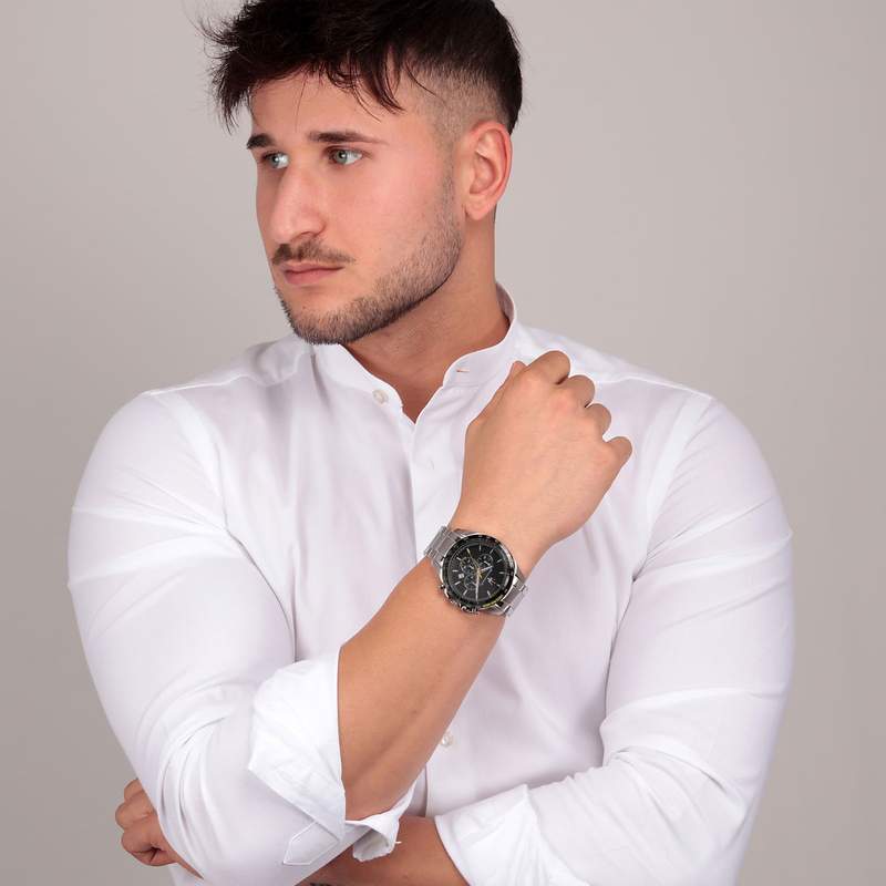 Montre MASERATI homme bracelet acier inoxydable gris - vue porté 1