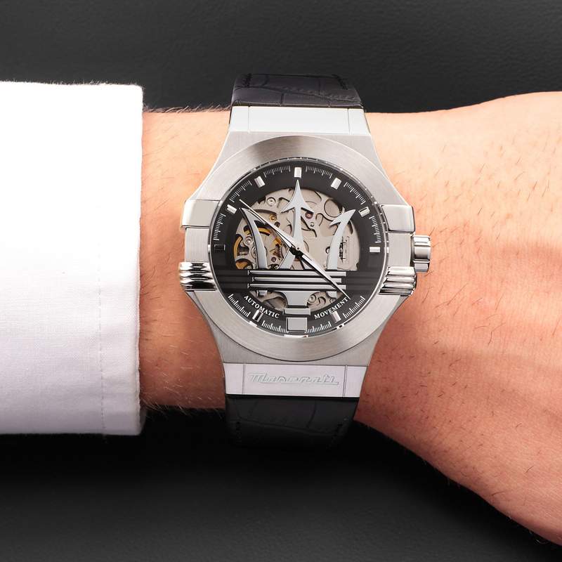 Montre MASERATI homme automatique acier bracelet cuir noir - vue porté 1
