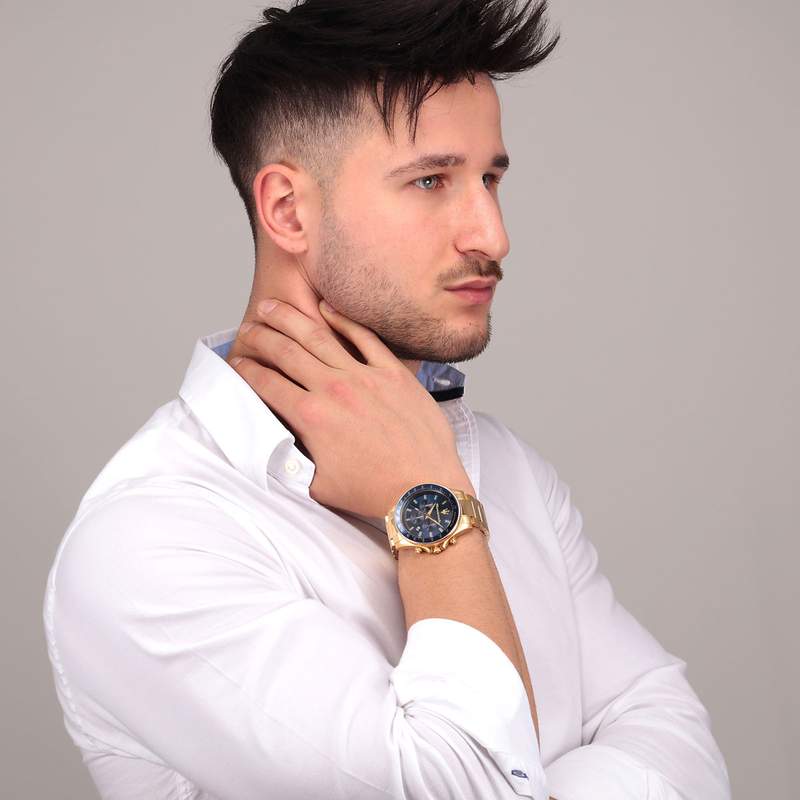 Montre MASERATI homme bracelet acier inoxydable doré jaune - vue porté 1