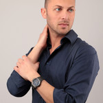 Montre MASERATI homme bracelet acier inoxydable gris foncé - vue porté 1