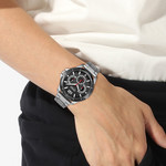 Montre HUGO Sport homme bracelet acier - vue porté 1
