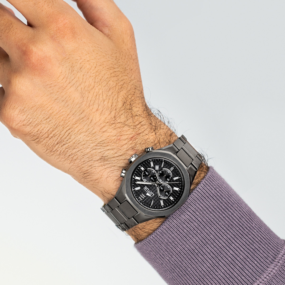 Montre LOTUS Excellent  homme chronographe acier noir - vue porté 1