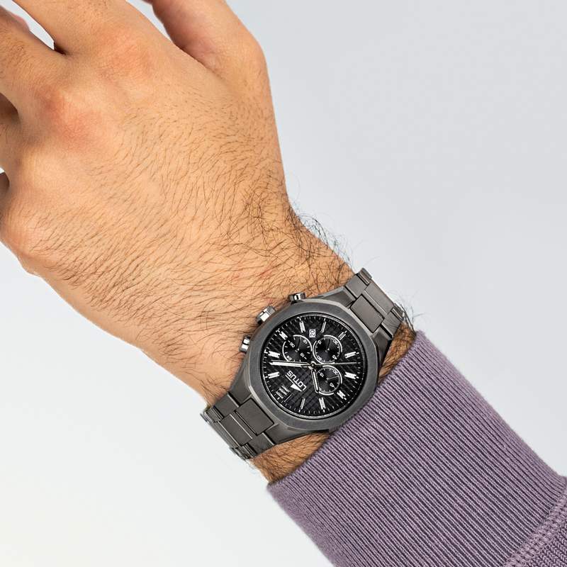 Montre LOTUS Excellent  homme chronographe acier noir - vue porté 1